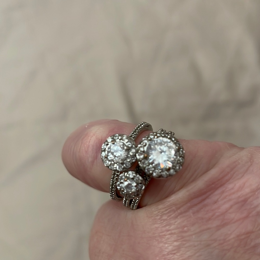 Stackable ring.3 silver rings w cubic zirconia canbe worn together or separate.